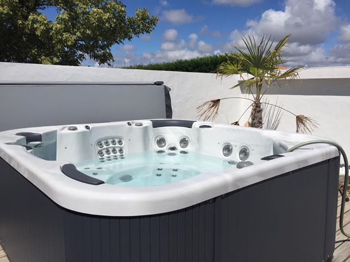 Installation d’un superbe Spa Français 6 places toutes options !
Magnifique !
Vo…